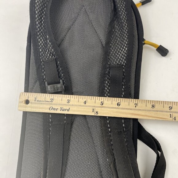 Camelbak Rogue Hydration Backpack Lightweight Ripstop Canvas Yellow Black - Picture 4 of 12